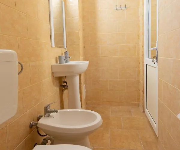 Casa Anna & Costantino בית הארחה *